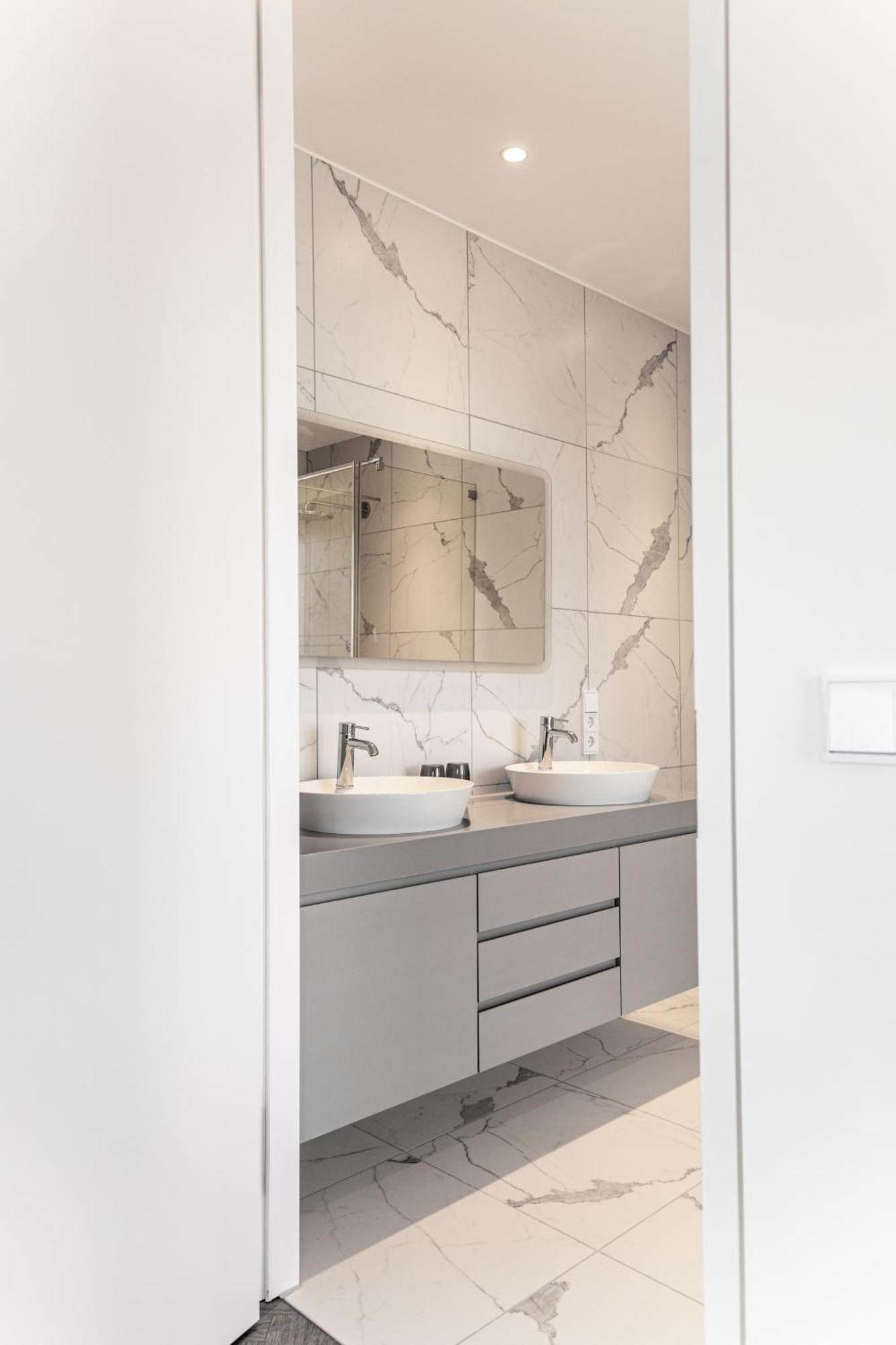 Stuttgarter Tor - Apartments ريوتلنجن الغرفة الصورة